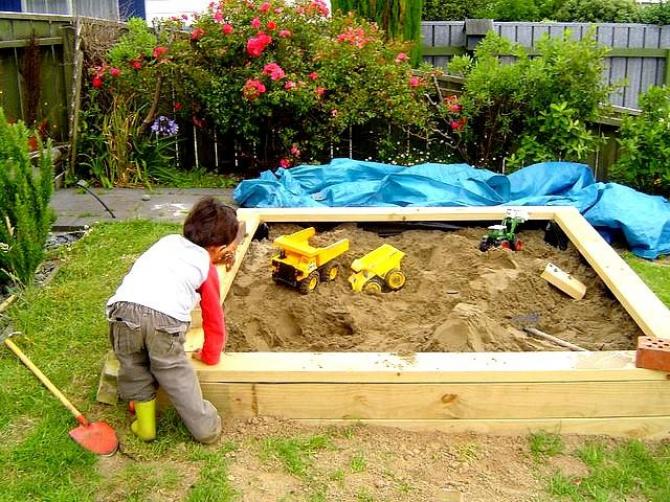 Piaskownica w ogrodzie  Jak zrobić piaskownicę dla dziecka?