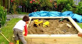 Piaskownica w ogrodzie – Jak zrobić piaskownicę dla dziecka?